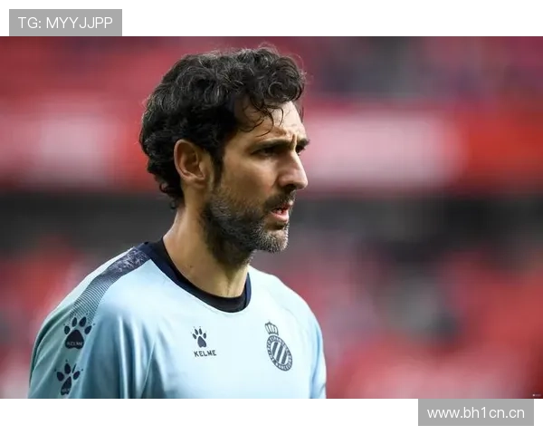 南特门将洛佩斯诈伤助队友开斋